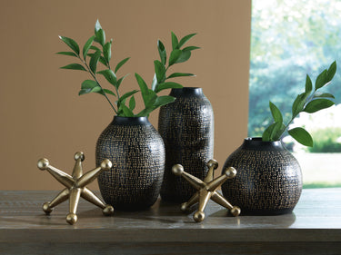 Vinburn - Accessory Set (Set of 5) - Black / Gold Finish