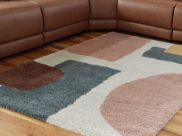 Flynnwick - 5' x 7' Rug - Cream / Pink / Gray