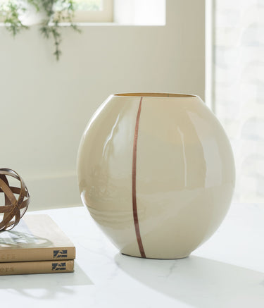 Sheabourne - Vase - 9.25" - Cream