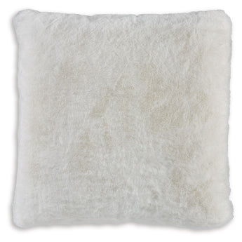 Gariland - Faux Fur Pillow