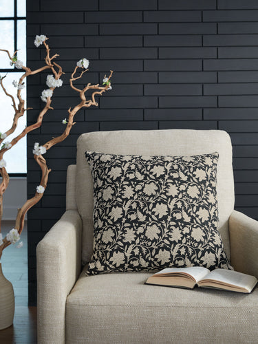 Alanderson - Pillow - Black / Ivory
