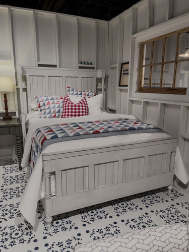 Vintage Market - Victorian Nightstand - Picket Fence