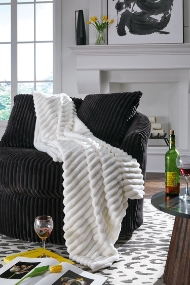 Alsonwell - Throw - White