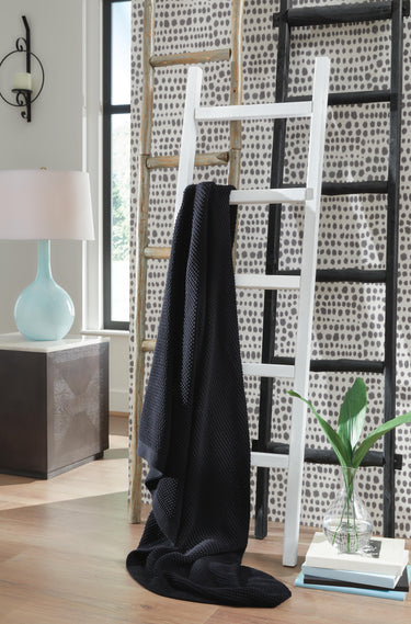 Gayelery - Throw - Black