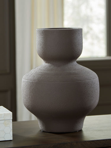 Dalsen - Vase - 13.11" - Brown
