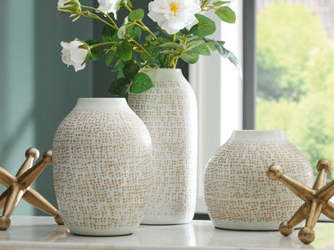 Vinburn - Accessory Set (Set of 5) - White / Gold Finish